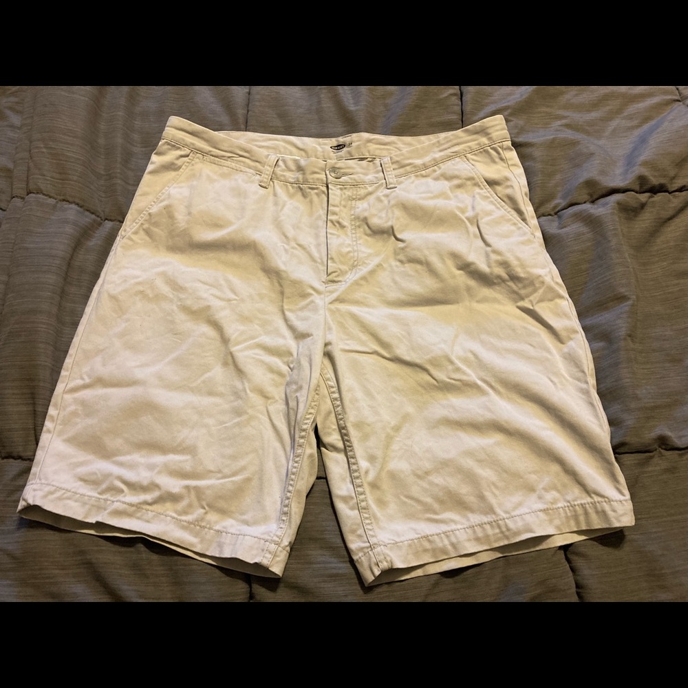 Old Navy Men’s Khaki White Shorts 38